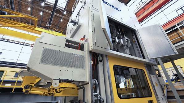 The PK 1600 SDT forging press can reach a speed of 35 strokes per minute