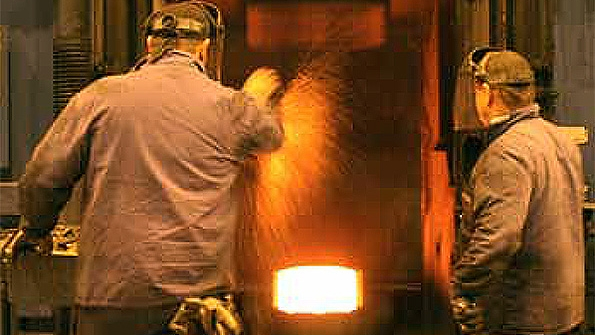 The synthetic formulation of AirForge 4500 controls heat transfer between hot tools and workpieces thereby reducing buildup and promoting clean forgings