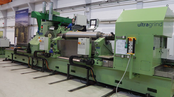 Georgrsquos new ultragrind 700 R roll grinding machine unveiled for an audience of process experts earlier this summer