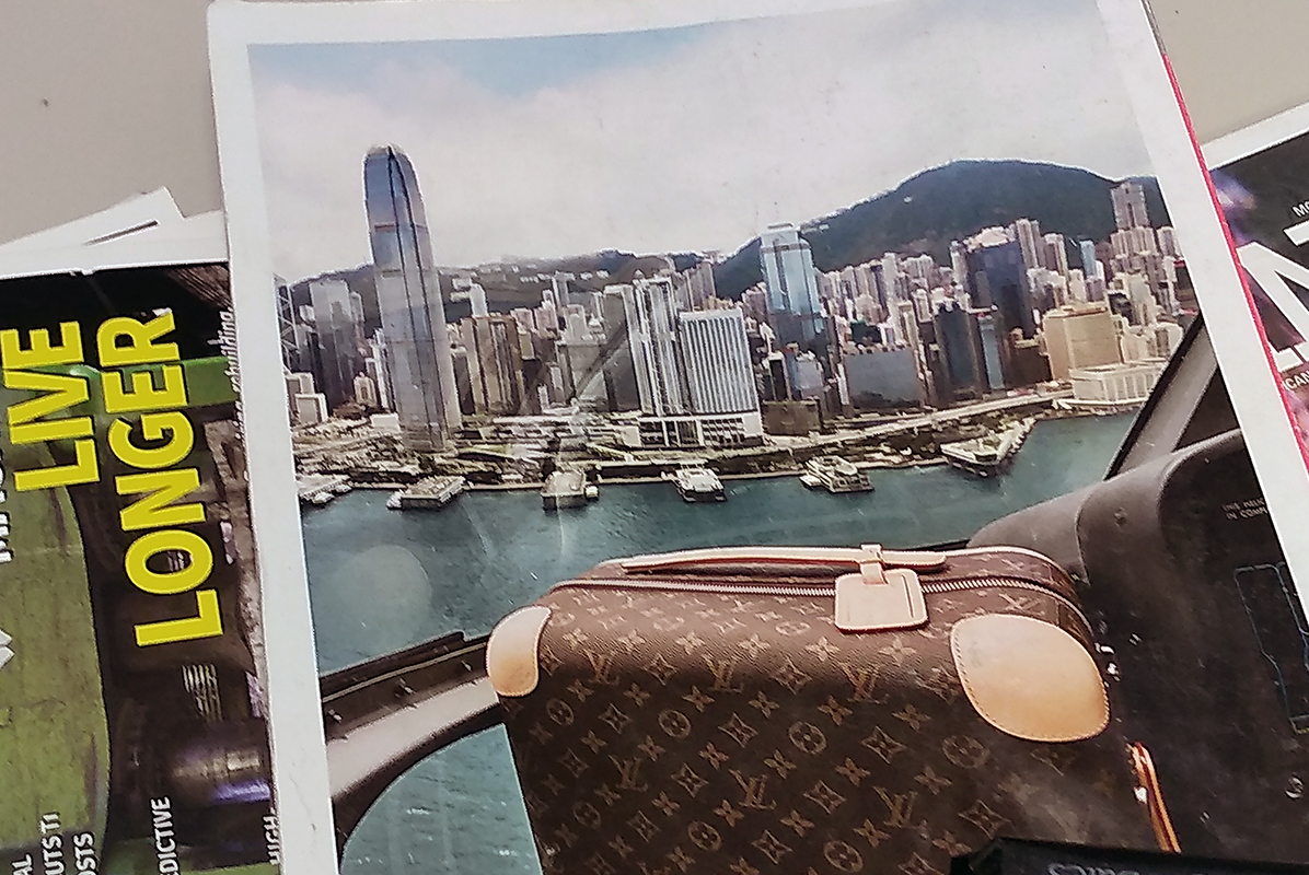 Desktop photo, LV ad