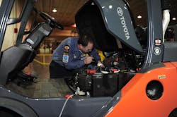 Beta Newequipment Com Sites Newequipment com Files Man Working On Toyota Forklift