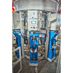 BEUMER Group supplies everything from one single source. This includes the BEUMER fillpac filling system. It can be adjusted to the changing parameters of the different materials. BEUMER Group supplies everything from one single source. This includes the BEUMER fillpac filling system. It can be adjusted to the changing parameters of the different materials.