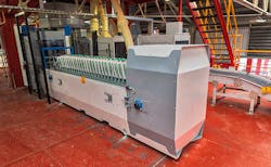 The BEUMER fillpac R is equipped with a ream magazine for 700 bags. The BEUMER fillpac R is equipped with a ream magazine for 700 bags.