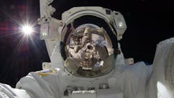 astronaut-takes-a-a-stellar-selfie astronaut-takes-a-a-stellar-selfie
