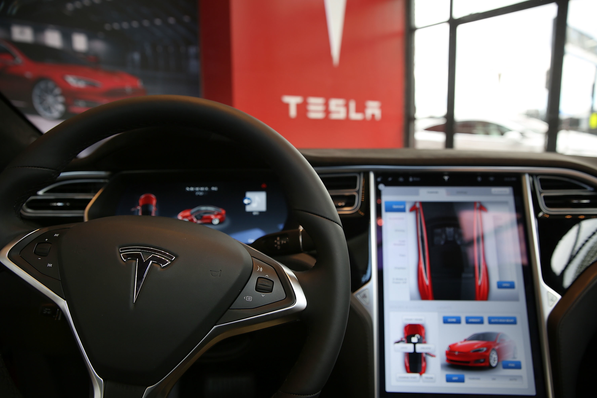 Driver Automation to Be Scrutinized in NTSB Probe of Tesla Crash