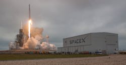 falcon-9-launch-spacex-hangar falcon-9-launch-spacex-hangar