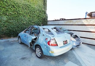 Newequipment 3816 Battered Toyota Prius