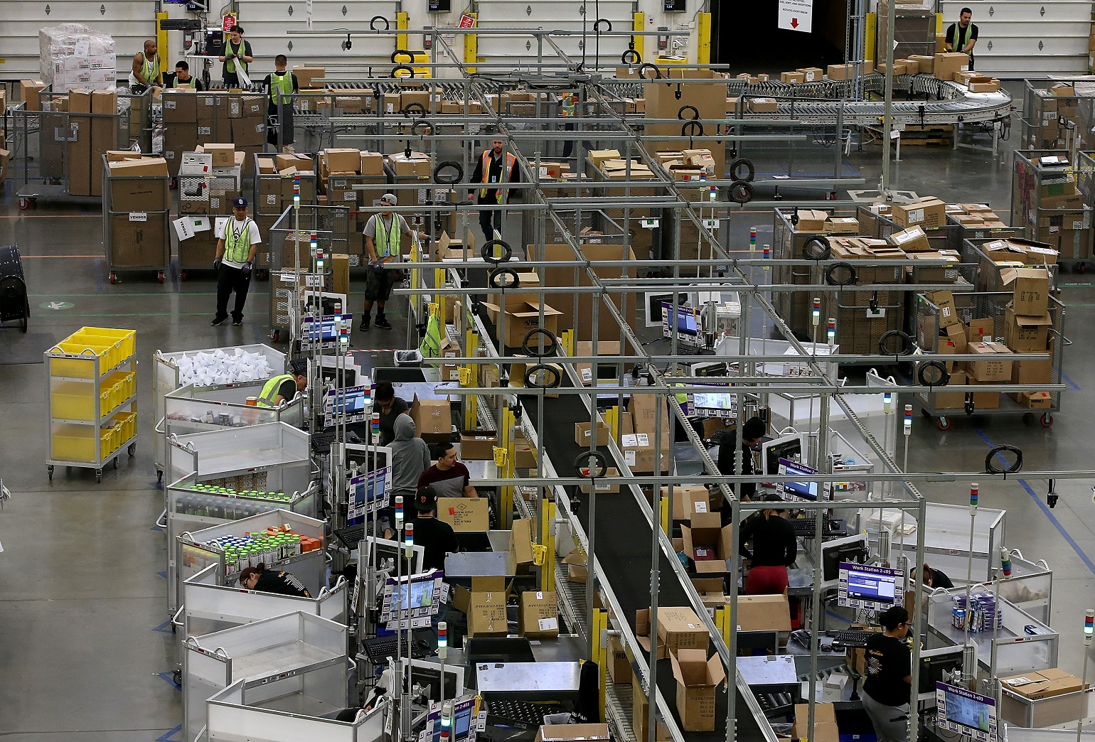 Workers-Packing-Boxes-In-Factories