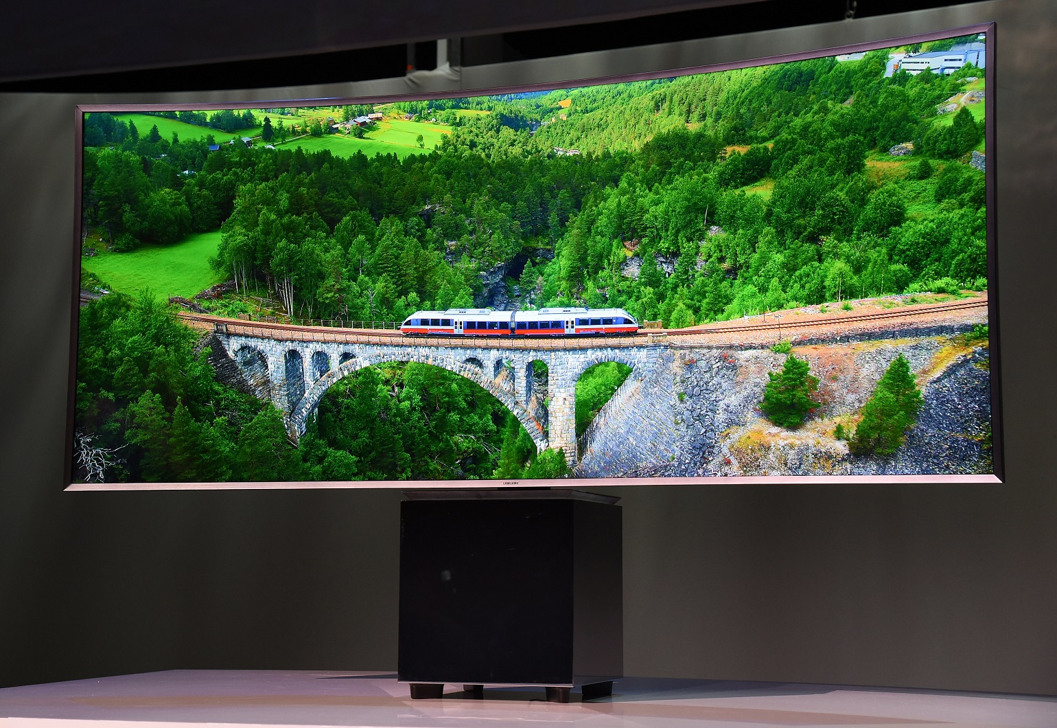 Curved-TV-With-Train
