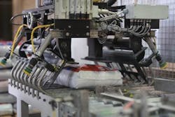 The bag gripper from Piab takes sacks off the roller belt. The width of the gripper was customized according to the roll spacing. The bag gripper from Piab takes sacks off the roller belt. The width of the gripper was customized according to the roll spacing.