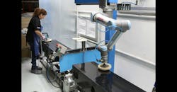 UR-robot-at-work-4.jpg UR-robot-at-work-4.jpg