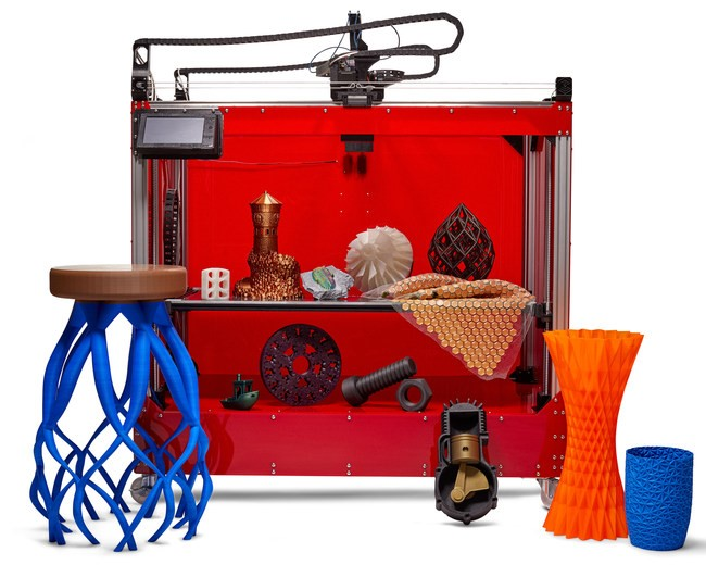 Duo with sample prints of several 3D printing formats, such as a large-format part with a stool, a carbon fiber part with the screw, high-temperature part with the impeller, and flexible part with the vase.