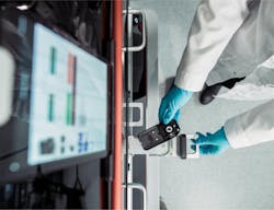 Test cartridges are simple to remove from the production modules. Test cartridges are simple to remove from the production modules.