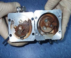The defective and rusty grippers could not withstand the adverse conditions in the press and had to be replaced. The defective and rusty grippers could not withstand the adverse conditions in the press and had to be replaced.