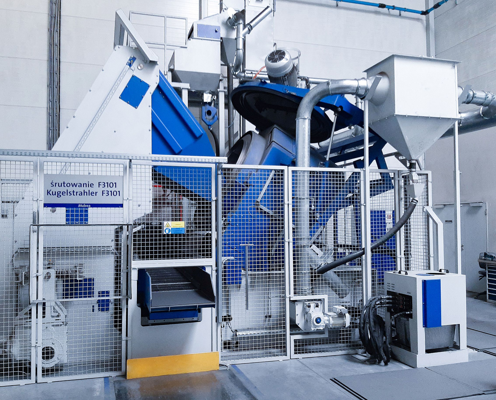 The Multi-Tumbler RMT 70, equipped with wear-resistant high-performance turbines, allows the fully automatic shot peening of spring band clips. It produces absolutely consistent results in short cycle times and causes zero rejects.