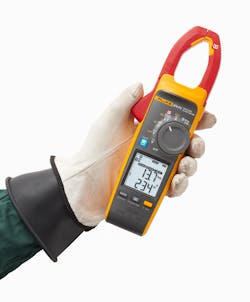 The Fluke 377 FC and 378 FC Non-Contact Voltage True-rms AC/DC Clamp Meters can measure voltage and current simultaneously without touching a live wire. The Fluke 377 FC and 378 FC Non-Contact Voltage True-rms AC/DC Clamp Meters can measure voltage and current simultaneously without touching a live wire.