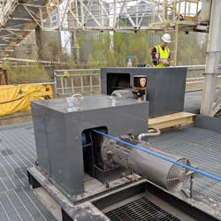 SLM synthetic rope barge breasting winch with NORD gearmotor at an inland grain elevator. SLM synthetic rope barge breasting winch with NORD gearmotor at an inland grain elevator.