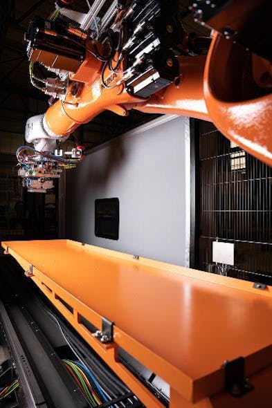 The KUKA KRC robot. An integrated drip tray collects coolant and chips.