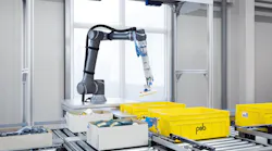 The robot picks up unknown products from bulk material and places them in the target container—300-500 parts/h depending on the gripping object.