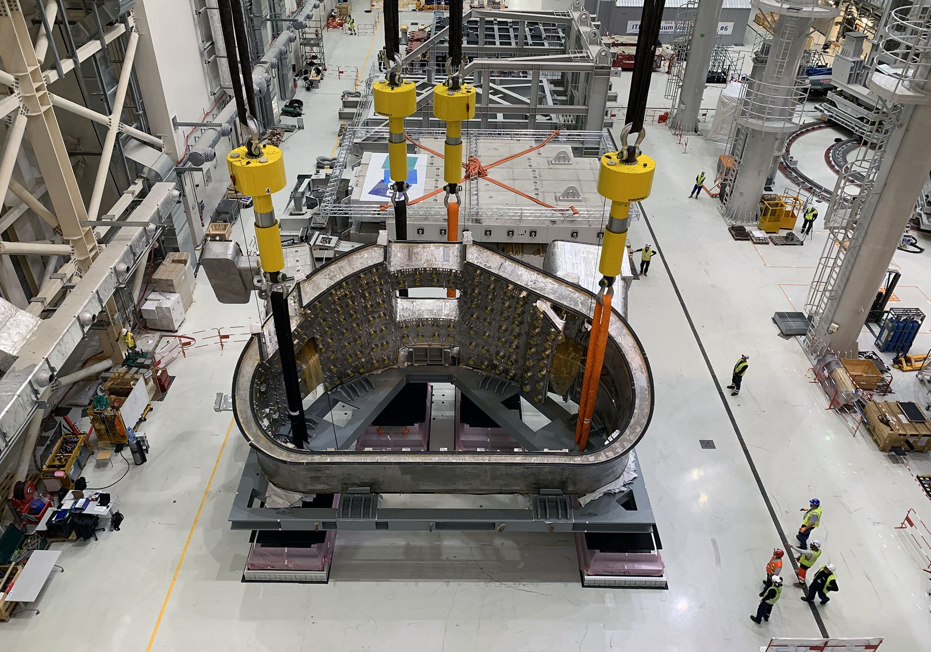 Vacuum Vessel Sector Lift