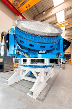 To prevent the risk of a collision with space debris, the mobile high-tech radar system GESTRA provides valuable data. To prevent the risk of a collision with space debris, the mobile high-tech radar system GESTRA provides valuable data.