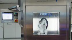 Designed for cleanroom use, the compact JetCell-HP cleaning cell with dry quattroClean snow jet technology enables a broad spectrum of high-purity cleaning tasks to be carried out automatically.