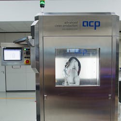 Designed for cleanroom use, the compact JetCell-HP cleaning cell with dry quattroClean snow jet technology enables a broad spectrum of high-purity cleaning tasks to be carried out automatically. Designed for cleanroom use, the compact JetCell-HP cleaning cell with dry quattroClean snow jet technology enables a broad spectrum of high-purity cleaning tasks to be carried out automatically.