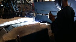 Welding Worker for Absolute Welding Welding Worker for Absolute Welding