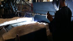 Welding Worker for Absolute Welding Welding Worker for Absolute Welding