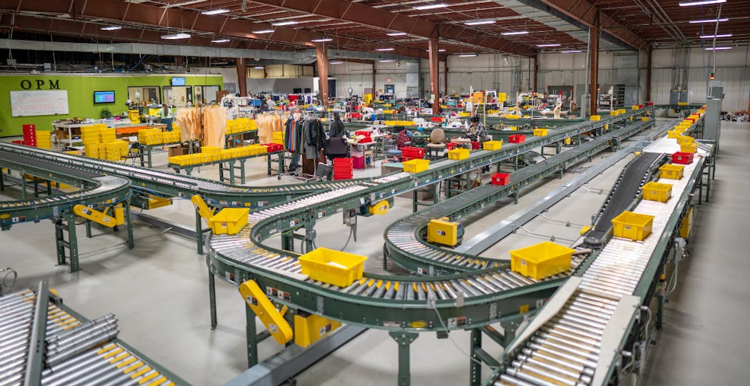 The antiquated conveyor technology that J. Kirby Best replaced with modern robotics. (Photo from Best&apos;s previous plant at OnPoint Manufacturing).
