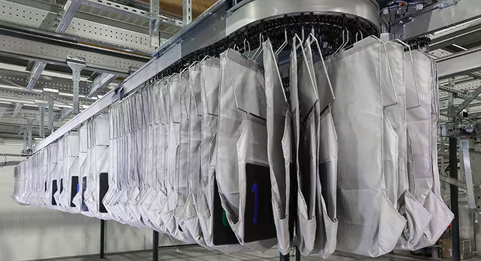 B0 A7418 700x380 700x380 C Center