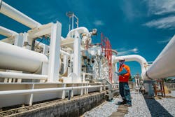 Onsite refinery labs are expediting gasoline transfers by using Raman spectroscopy to verify the octane level of blended fuel in minutes. Onsite refinery labs are expediting gasoline transfers by using Raman spectroscopy to verify the octane level of blended fuel in minutes.