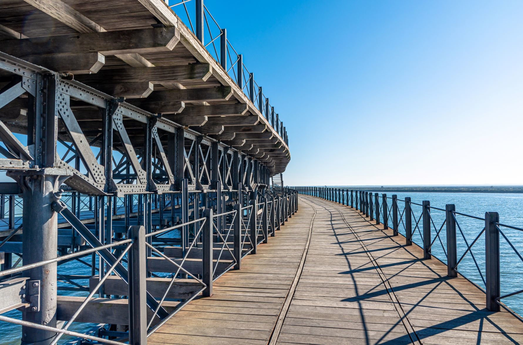 Sea bridge of wood and iron