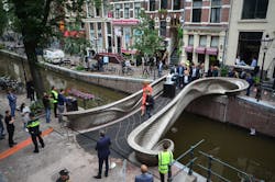 Gravity-Defying Robot Will 3D Print a Steel Bridge in Mid-Air Gravity-Defying Robot Will 3D Print a Steel Bridge in Mid-Air