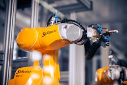 The Stäubli six-axis TX2-40 is the first choice for use on mobile modules due to its compact design, precision, and dynamics. The Stäubli six-axis TX2-40 is the first choice for use on mobile modules due to its compact design, precision, and dynamics.