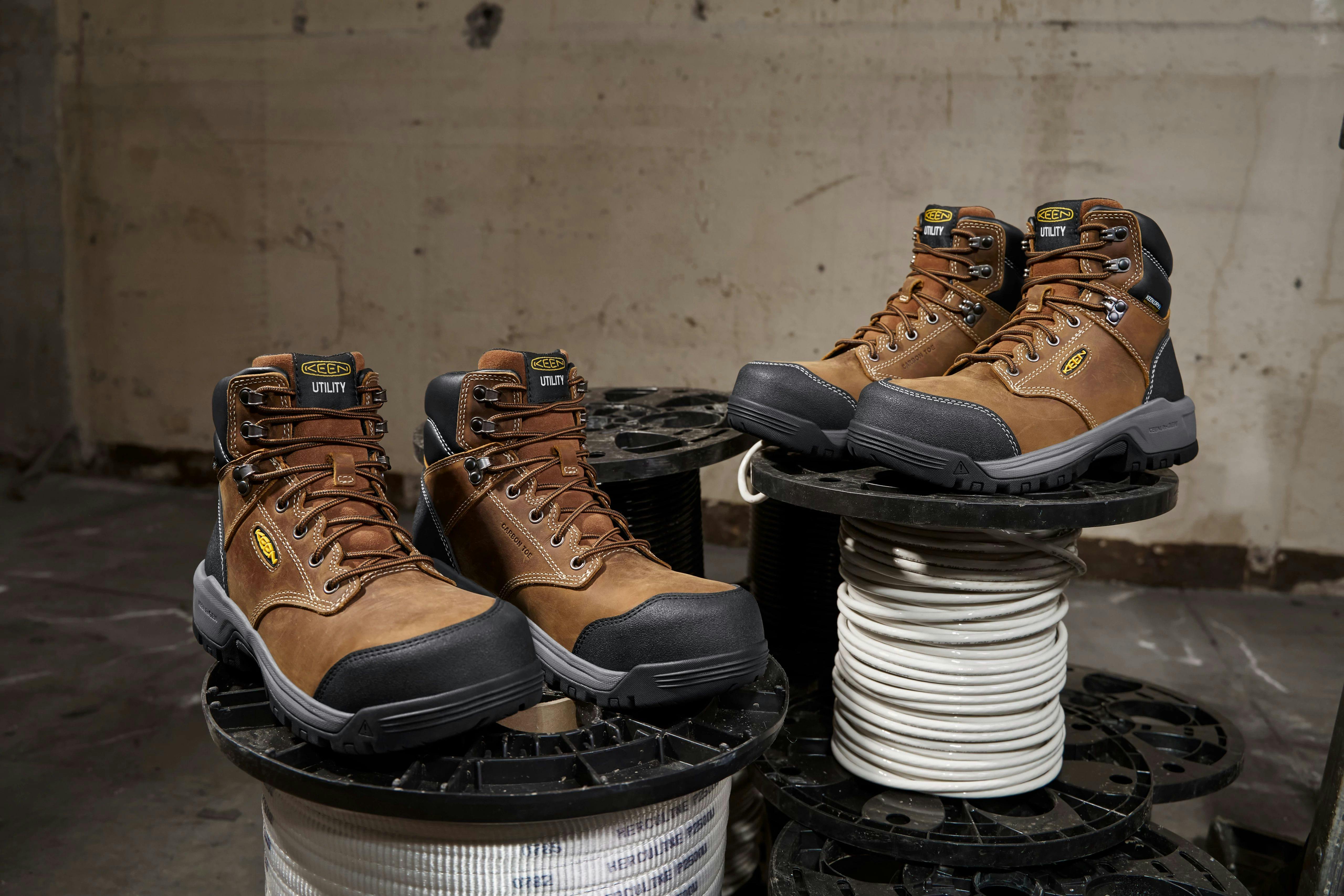 664507a44d67c2b8199b0932 Keen Utility Evanston Bsnblk 4236