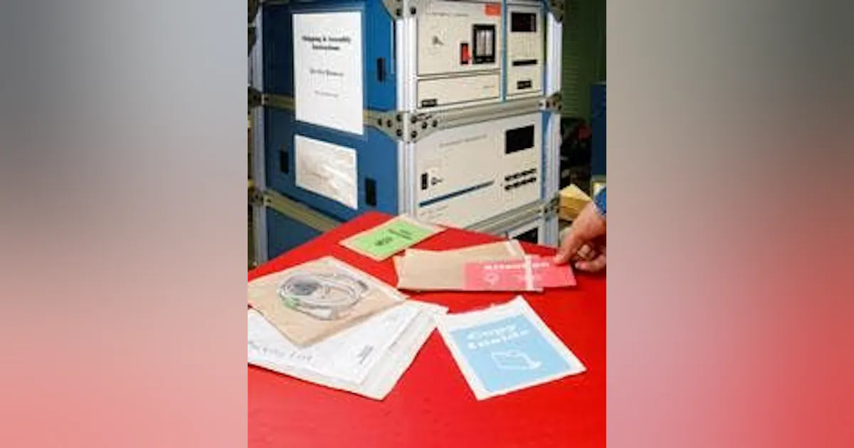 Pressure-Sensitive Envelopes Feature Flexible, Easy Open-Close Closure ...