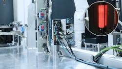 SIG300 IO-Link Master in use at factory with a close-up pop-out that shows its alerting abilities. SIG300 IO-Link Master in use at factory with a close-up pop-out that shows its alerting abilities.