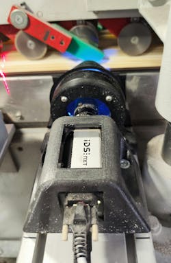 IDS NXT rio camera detects faulty glue joints between parquet layers. IDS NXT rio camera detects faulty glue joints between parquet layers.