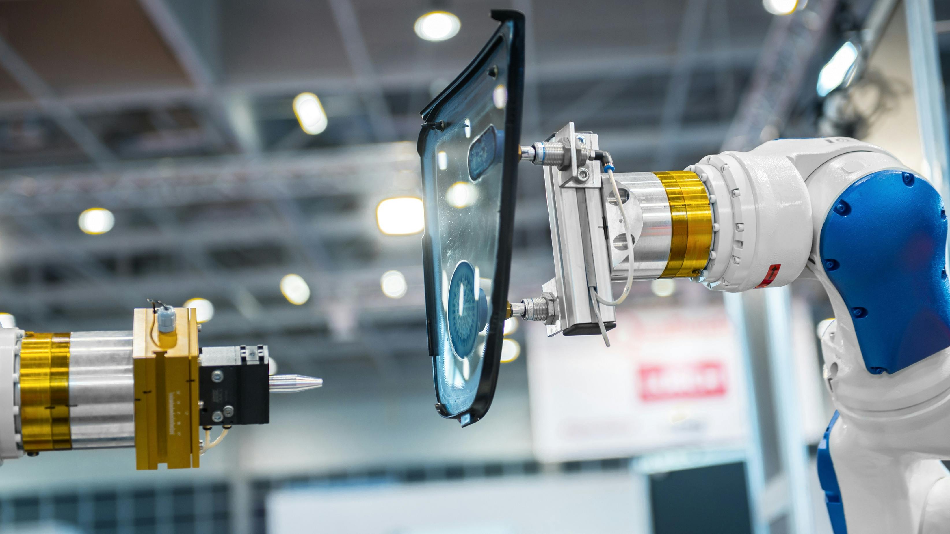 Robots or Cobots: Which to Choose?