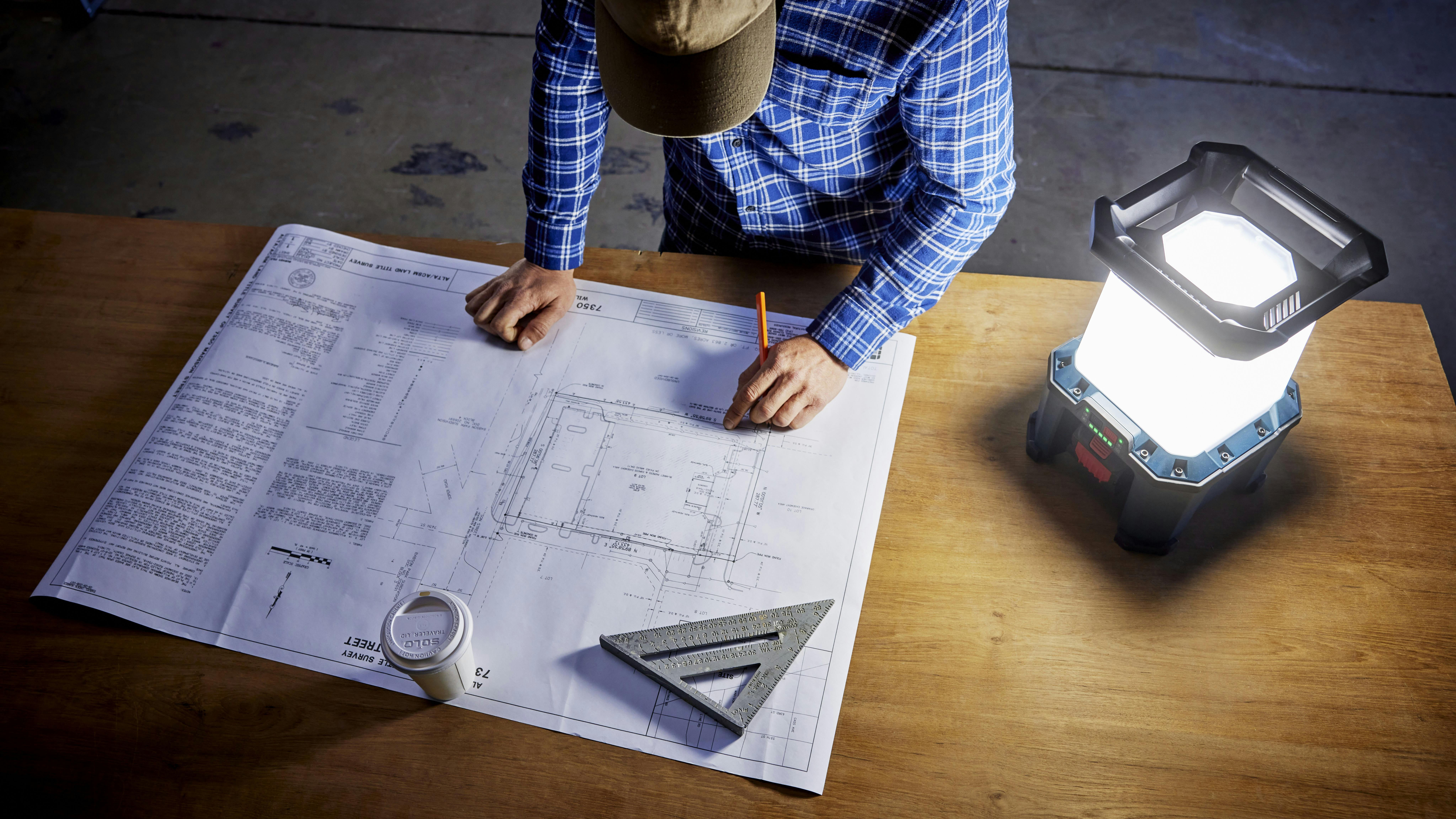 18V Hybrid Area Light Features 7,500 Lumens