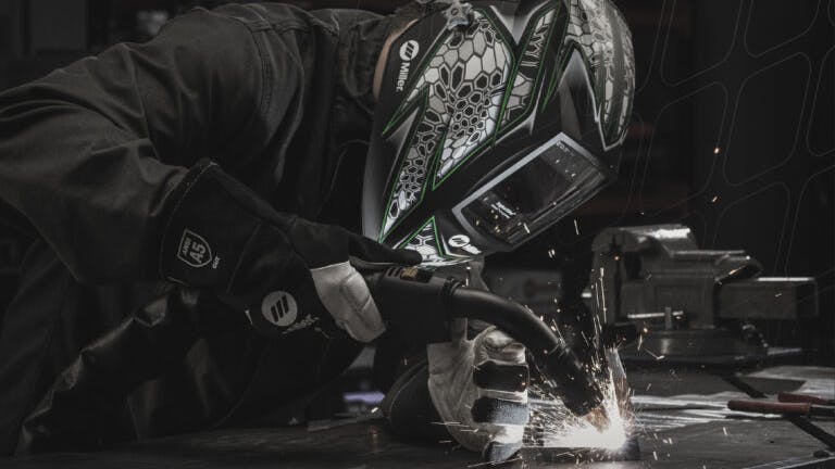 Clean Air E MIG Gun Captures Up to 95% of Welding Fumes
