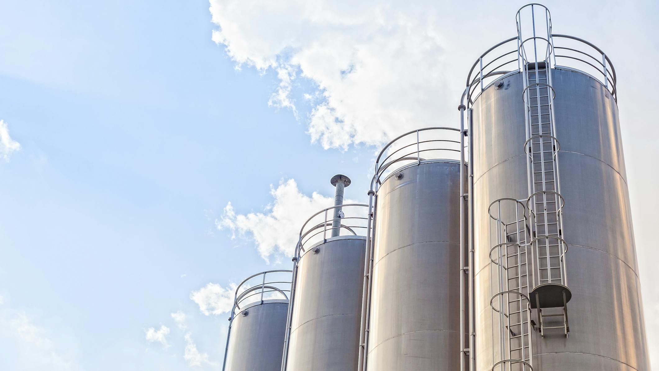 industrial silos for refinery
