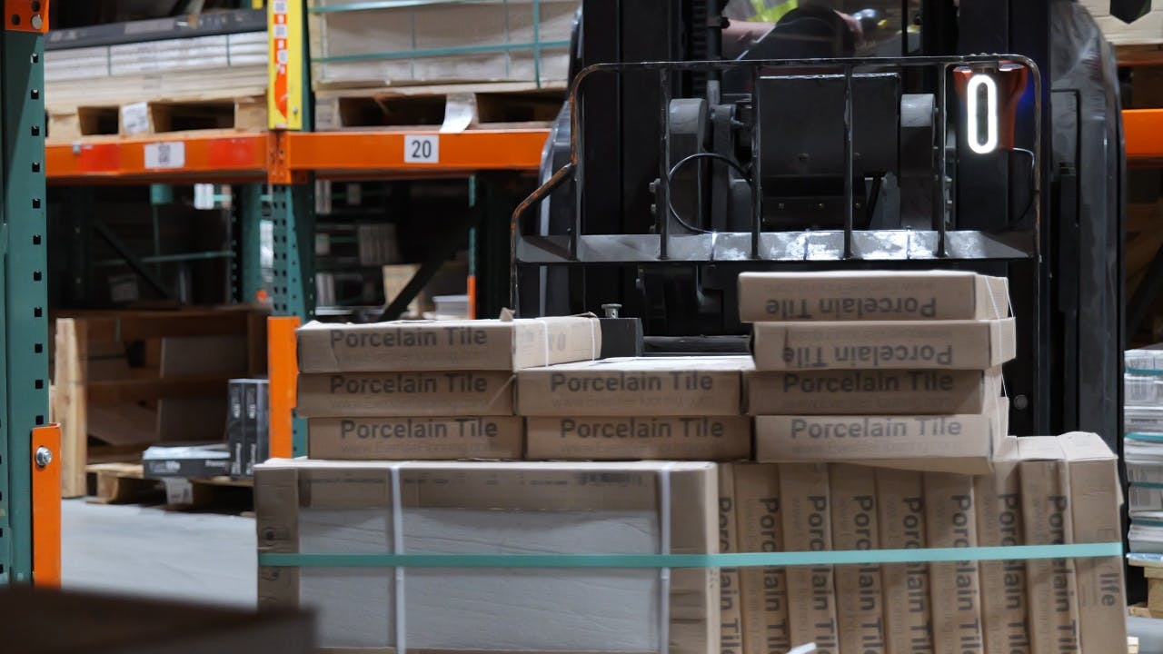 AI Device Tracks Every Pallet in Real Time