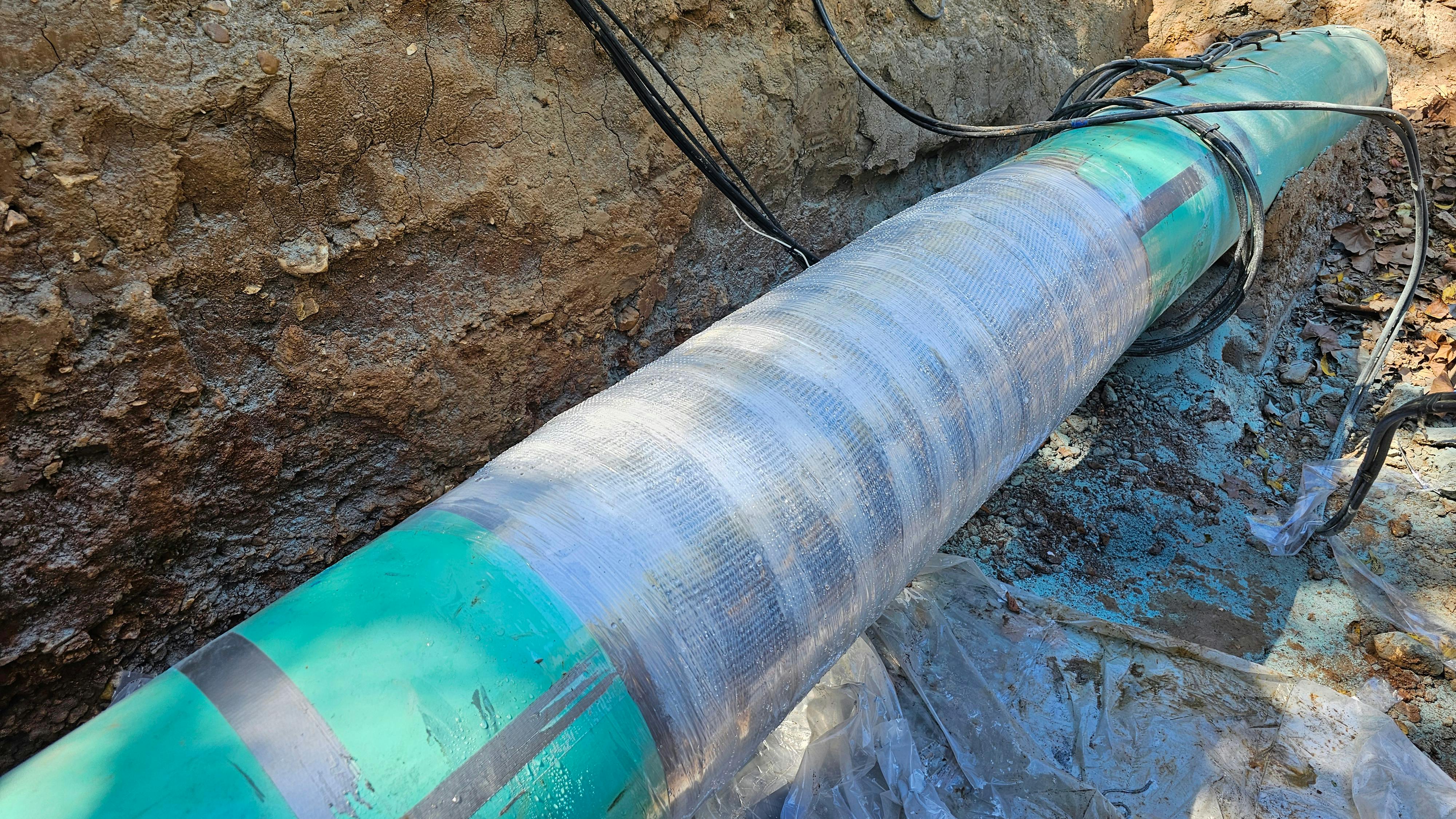 Protal 3200CF and 2800CF Pipe Repair Systems Skip Hot Welding